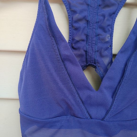 Lululemon Essential Rhythm Blue Sports Bra Lace-Up Back Detail Mesh - Picture 4 of 11